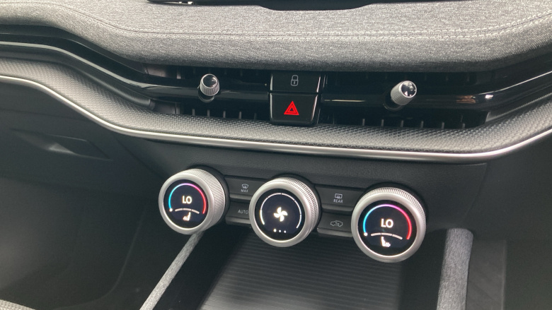 Skoda Superb 2.0 TDI SE Technology 5dr DSG Diesel Estate